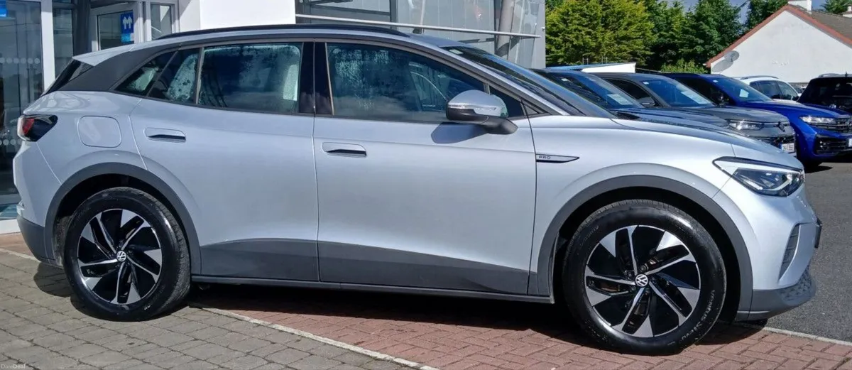 Volkswagen ID.4 LIFE 77kWh 174HP **APP CONNECT, FU - Image 2
