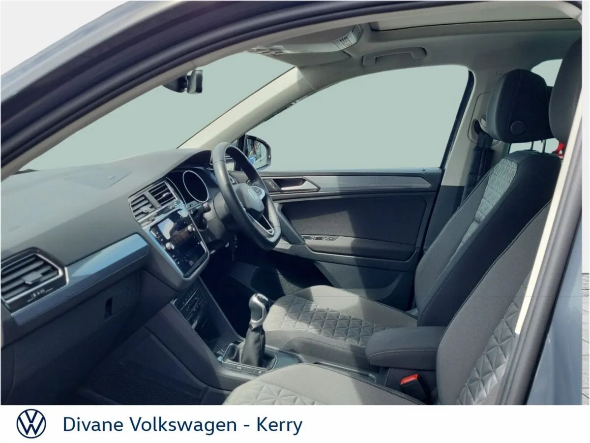 Volkswagen Tiguan SUNROOF LIFE 2.0 TDI 122BHP - Image 4