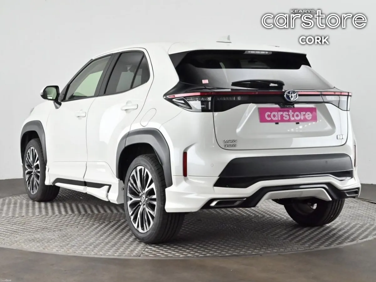 Toyota Yaris Cross 1.5 Hybrid CVT - Image 3