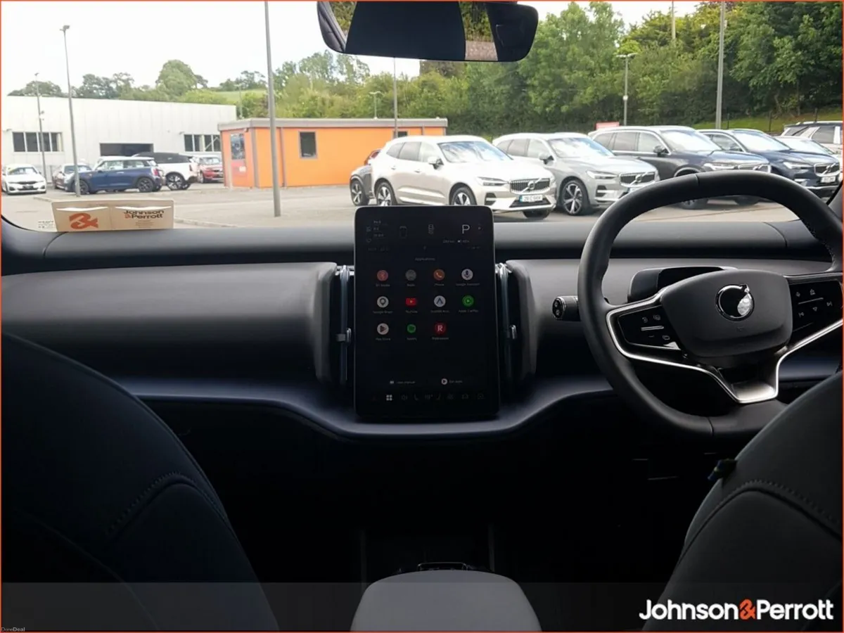 Volvo EX30 272bhp 69 kWh Extended Range Plus (Volv - Image 2
