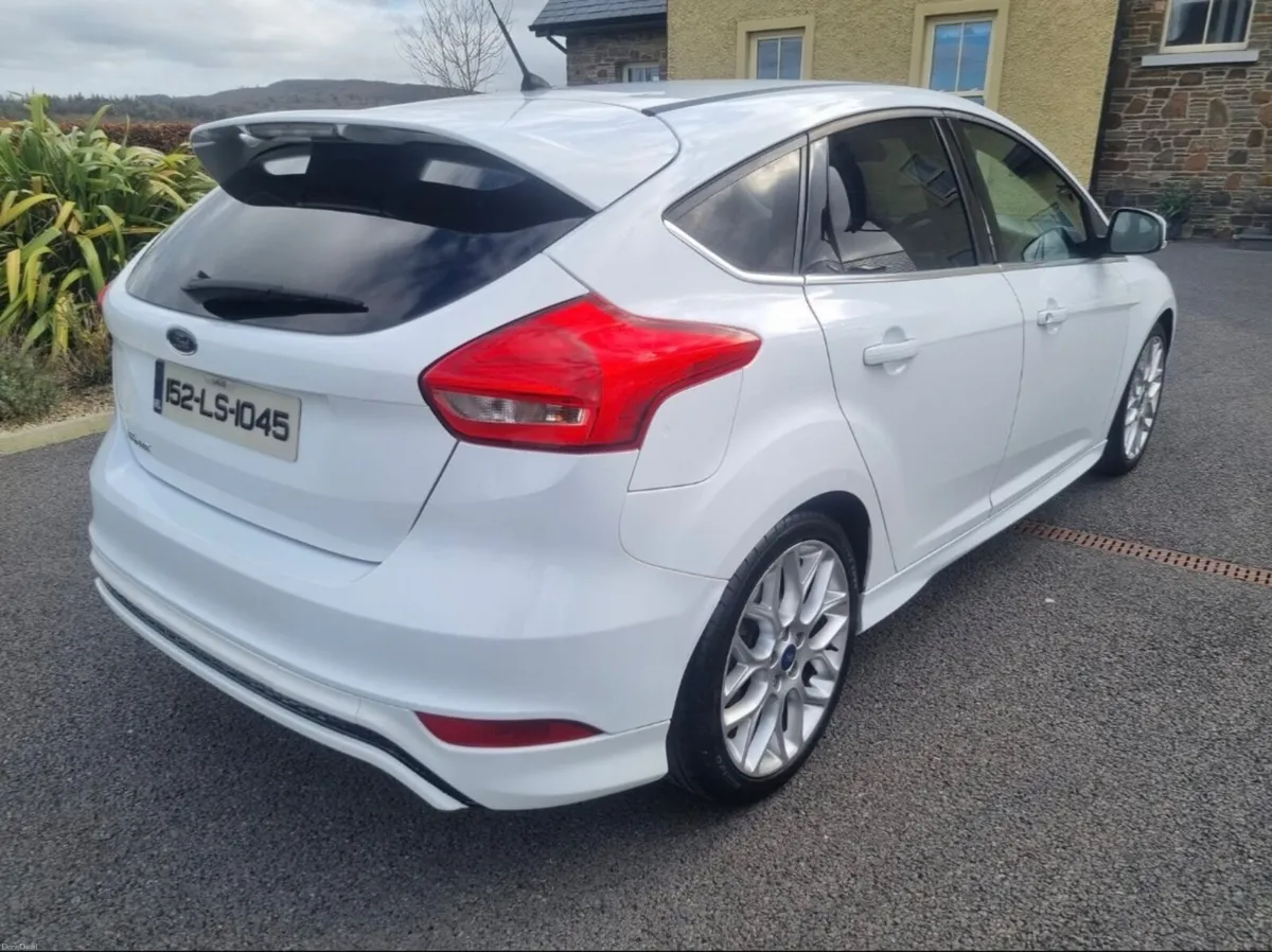 Ford Focus 2015 - Image 2