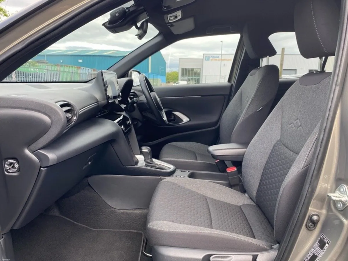 Toyota Yaris Cross HYBRID LUNA SPORT - Image 6