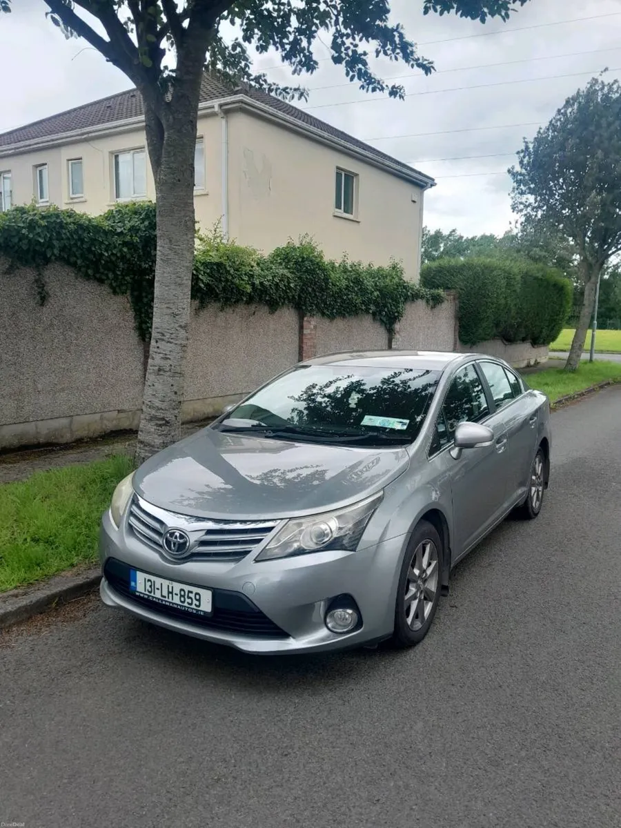 2013 Toyota avensis - Image 1