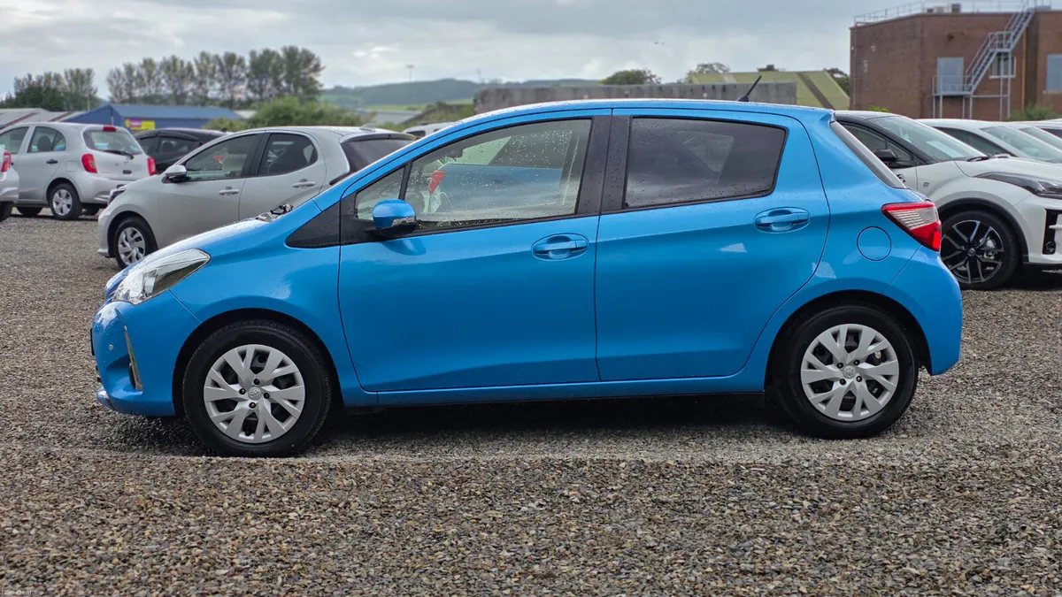 2017 Toyota Yaris Vitz Automatic - Image 4