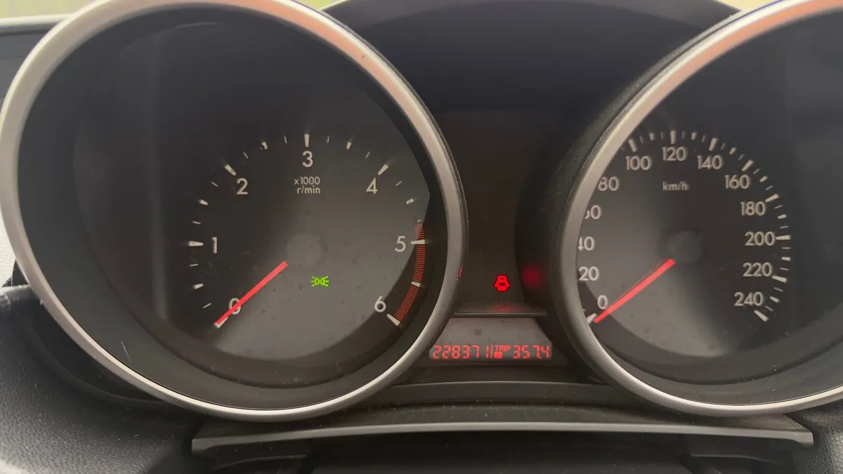 Mazda Mazda3 2010 - Image 3