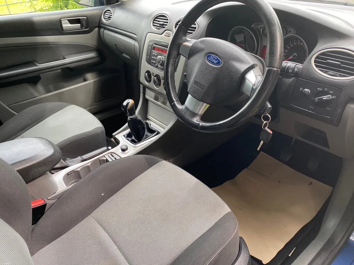 FORD FOCUS AS NEW LOW MILEAGE BEAUTIFUL 😍 CAR - Image 4