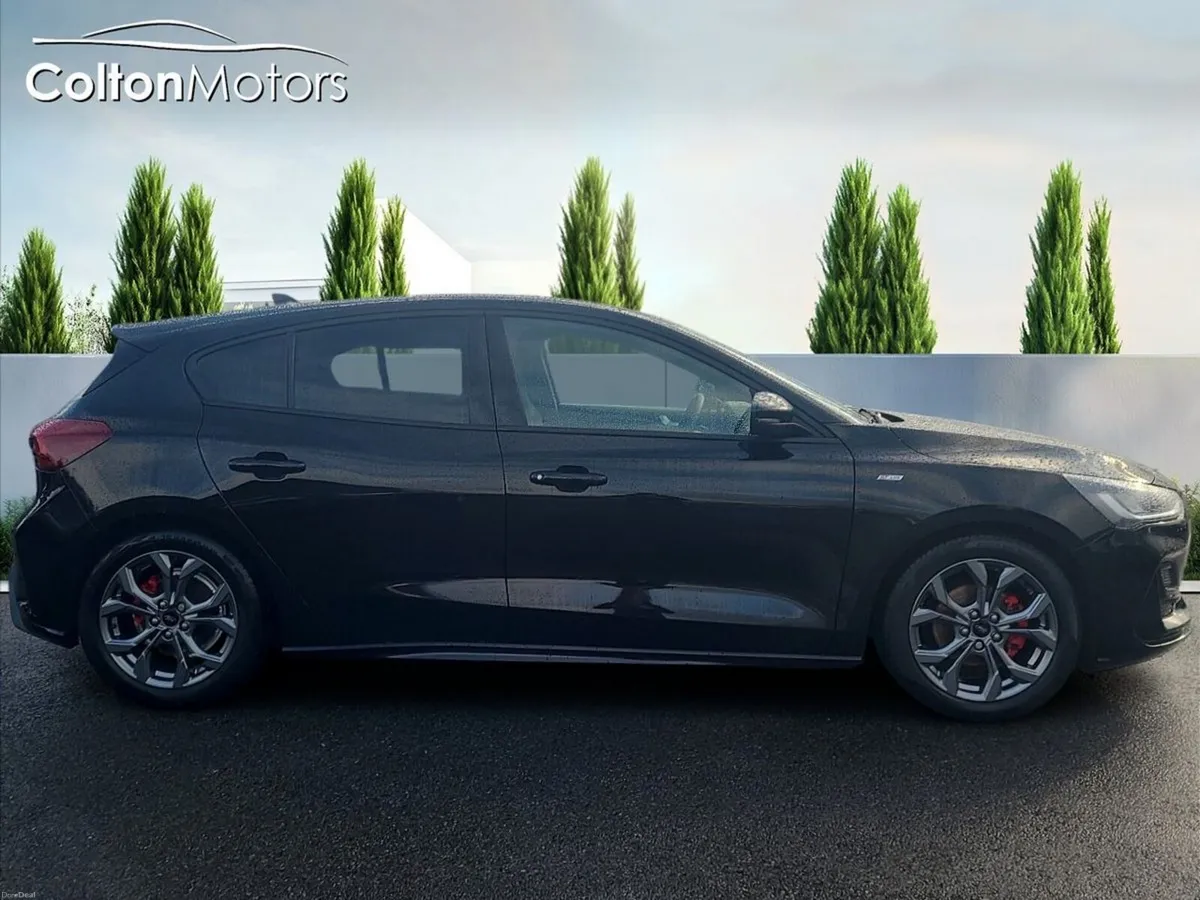 Ford Focus ST-Line Diesel Automatic - Image 4