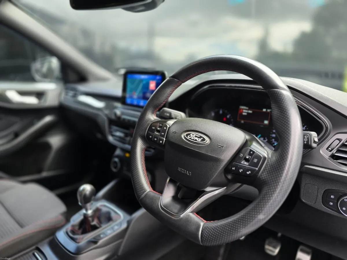 Ford Focus ST-LINE 1.5 TDCI - Image 2