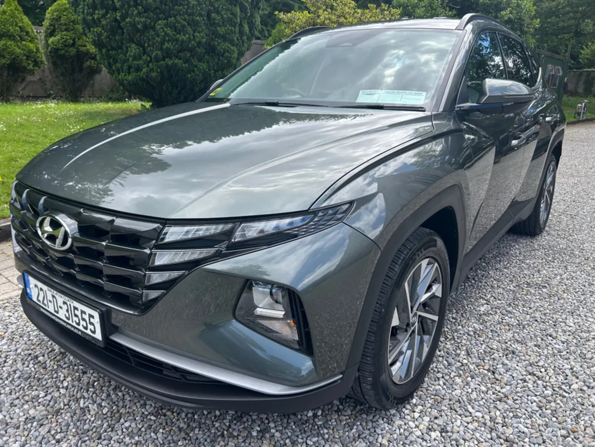 Hyundai Tucson IX35 EXECUTIVE 5DR - Image 1