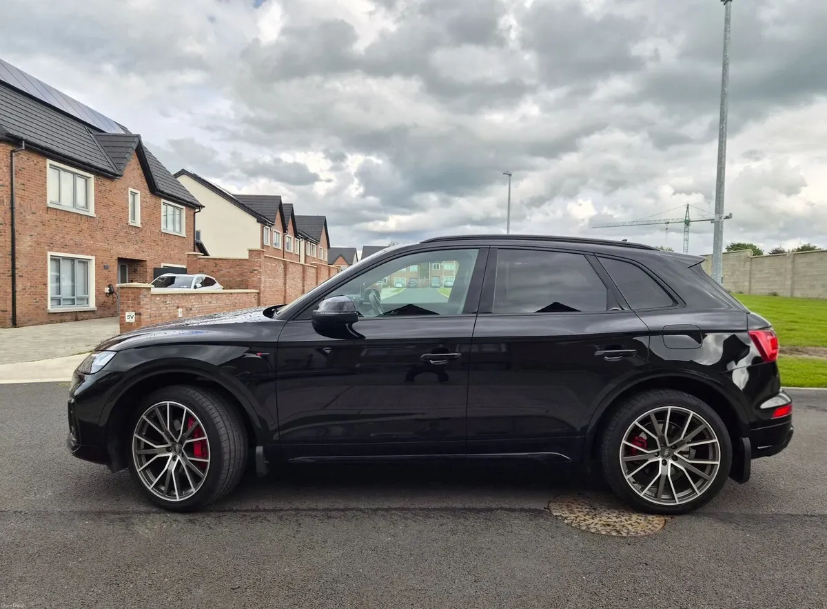 2022 Audi Q5 50 TFSIe S Line – Black Edition 1 - Image 4