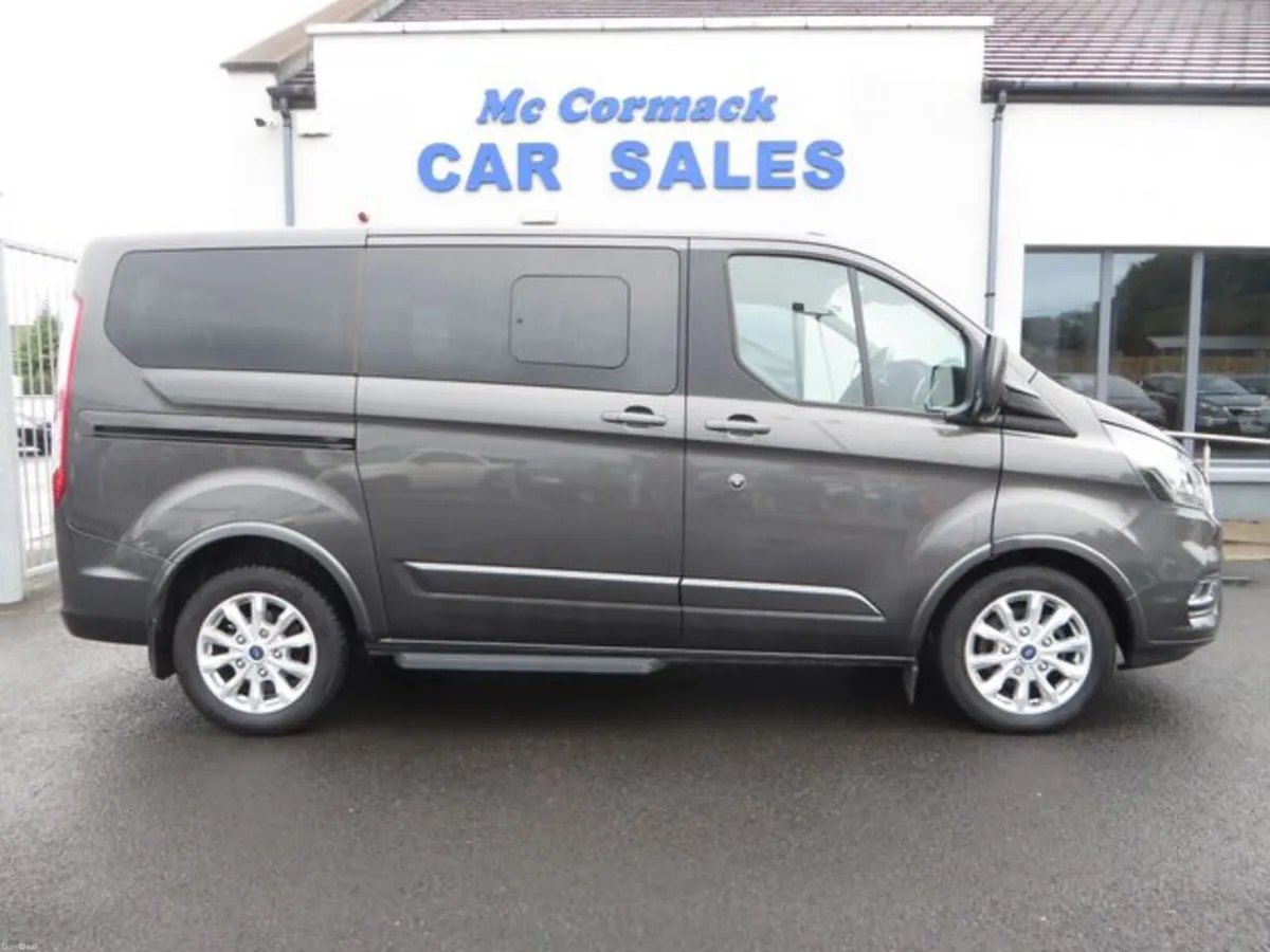 Ford Tourneo Custom 320 TITANIUM ECOBLUE - Image 2