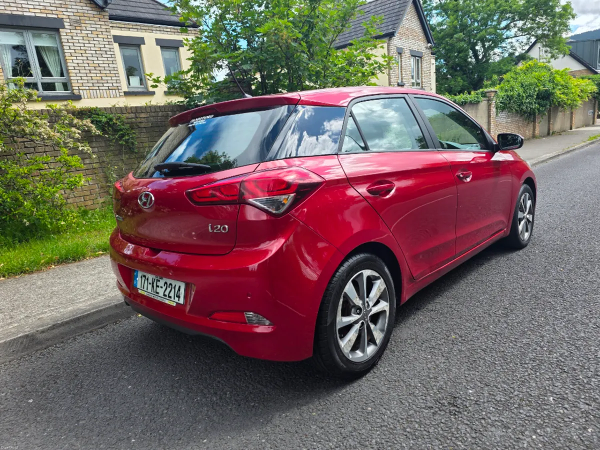 Hyundai i20 Active Deluxe 5DR - Image 3