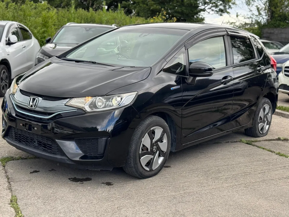 Honda Fit 1.5 Hybrid Auto 69000kms 2014 - Image 3