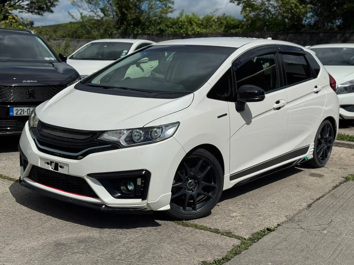 Honda Fit 1.5 hybrid Body Kit 69000kms 2014 - Image 3