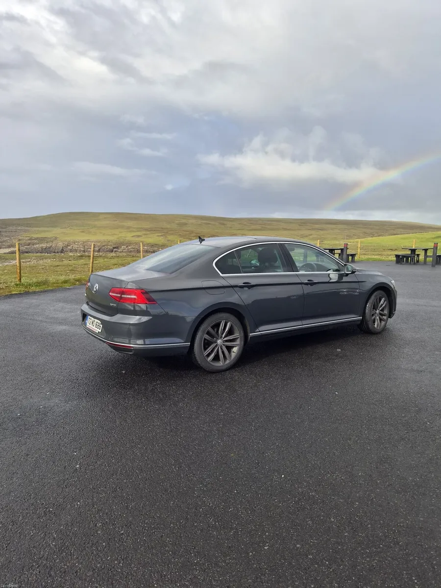2017 Volkswagen Passat gt, Panoramic Roof - Image 6