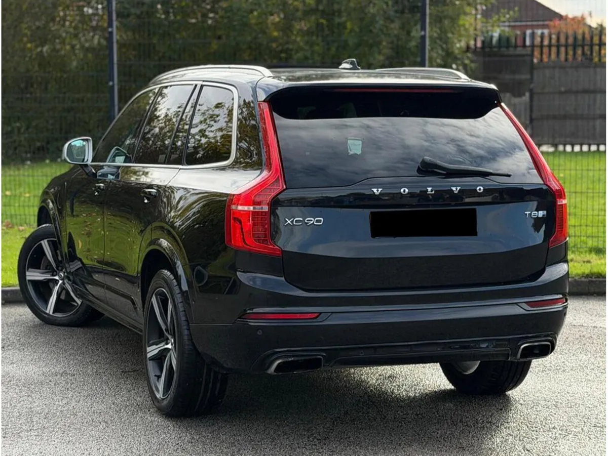 Volvo XC90 R-DESIGN T8 PHEV 299  // HIGH SPEC - Image 3