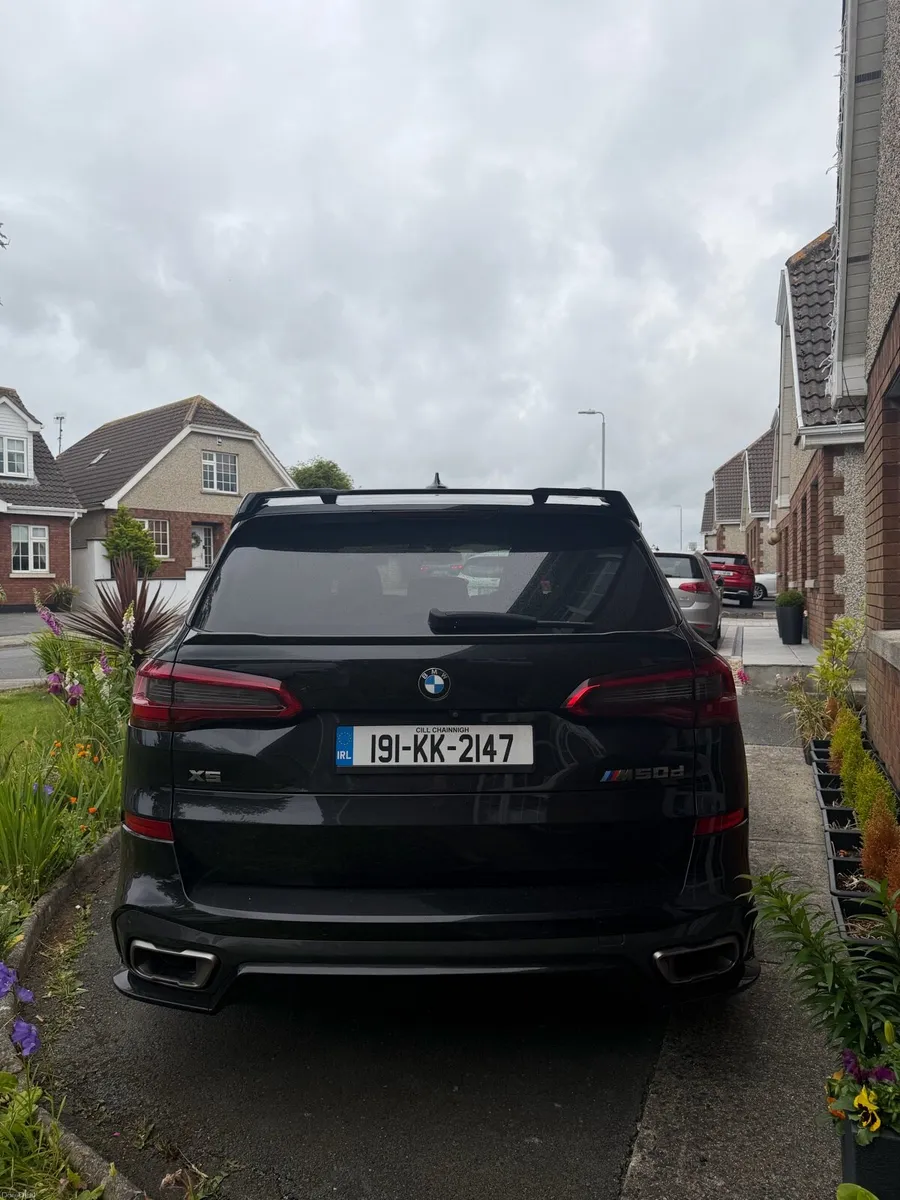 BMW X5 M50D - Image 4