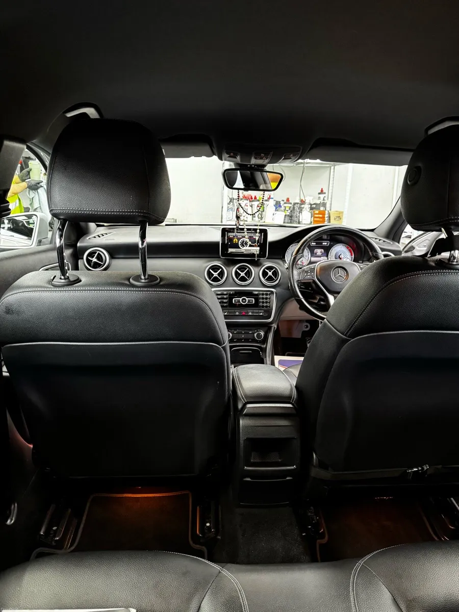 Mercedes A Classic 1.5 automatic 2015 - Image 4