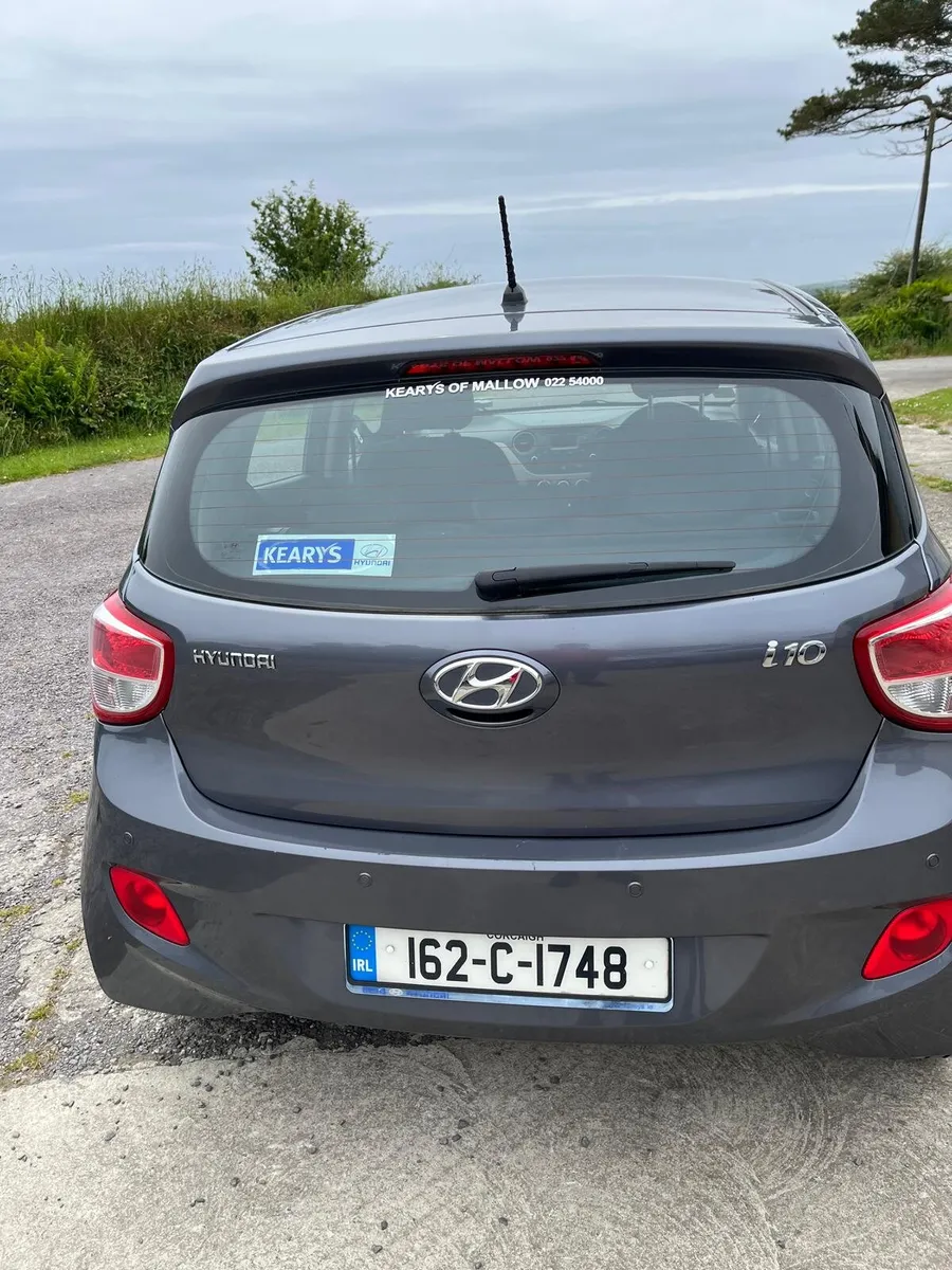 Hyundai i10 1.0l petrol, low miles - Image 3