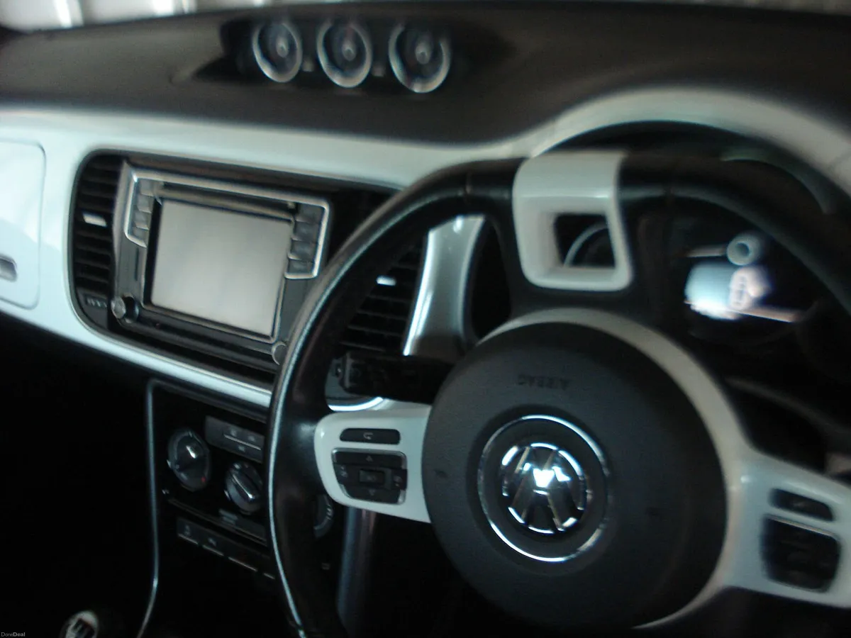 Volkswagen Beetle 2017,1.2TSI DESIGN, PETROL. - Image 3