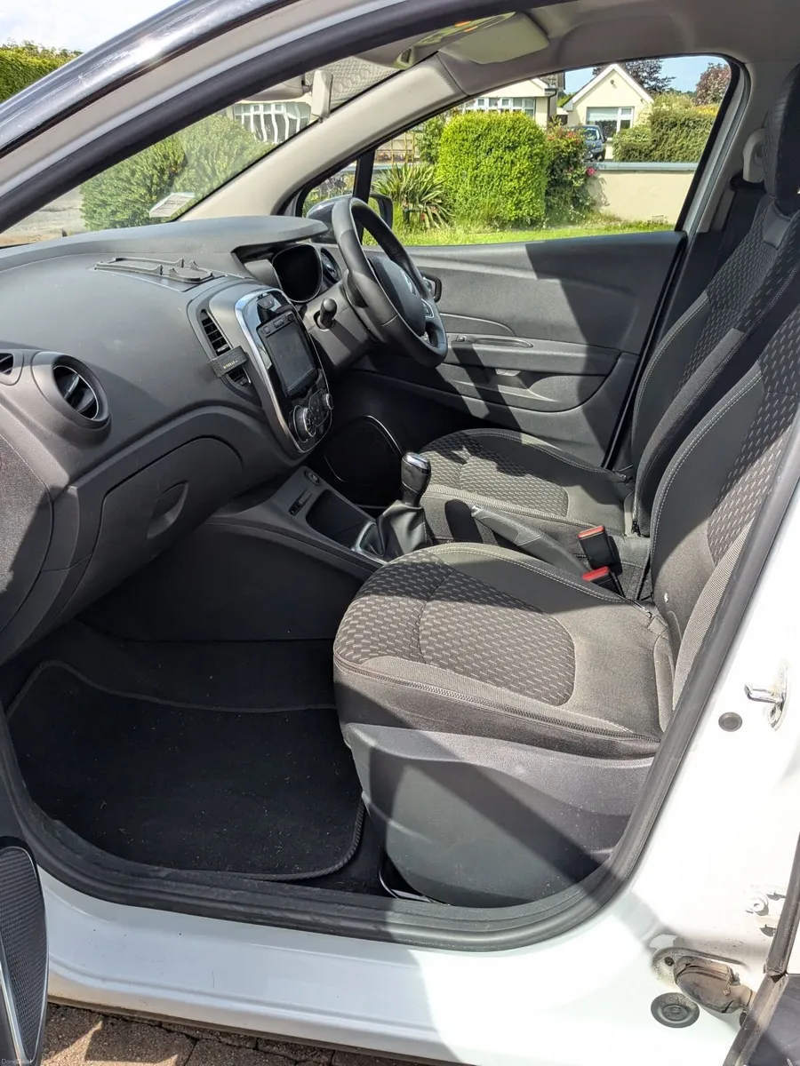 Renault Captur 2018 - Image 2