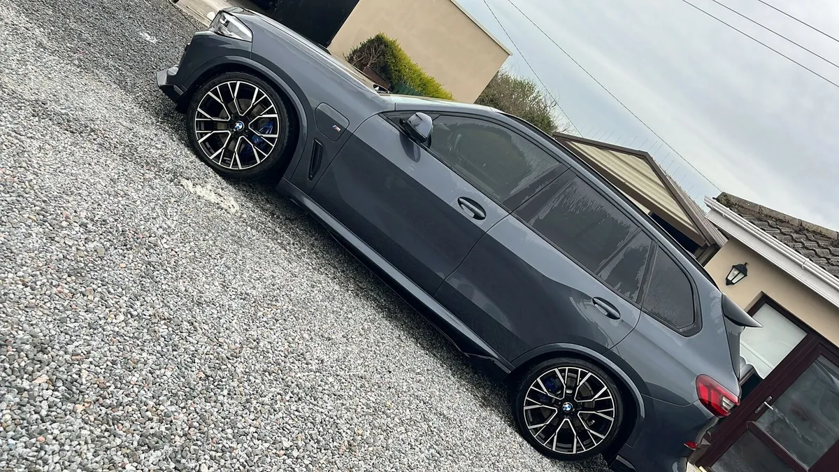 BMW X5 - Image 1