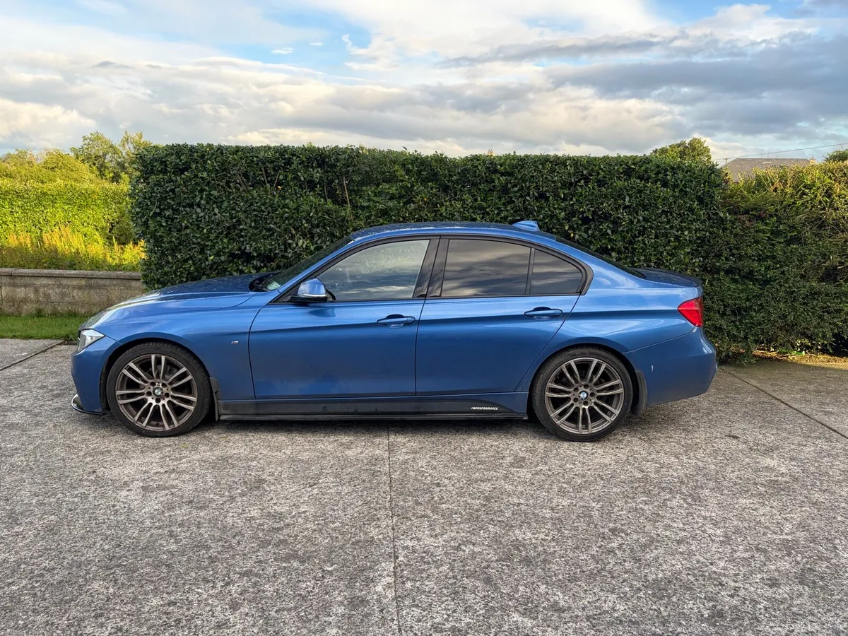 BMW 320d Estoril blue - Image 3