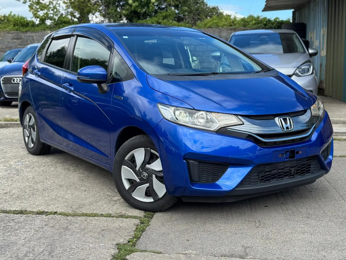 Honda Fit 1.5 Hybrid Auto 36000kms 2015 - Image 1