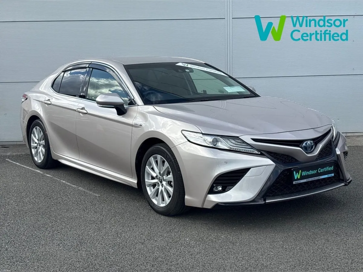 Toyota Camry 2019 2.5 Toyota CAMRY HYBRID Silver - Image 1
