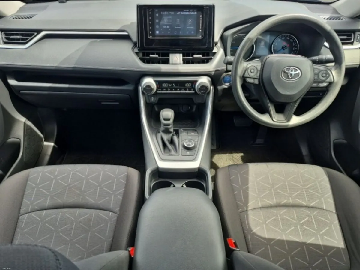 Toyota RAV4 ** HYBRID  ** AUTO ** TRINITY MOTORS * - Image 2