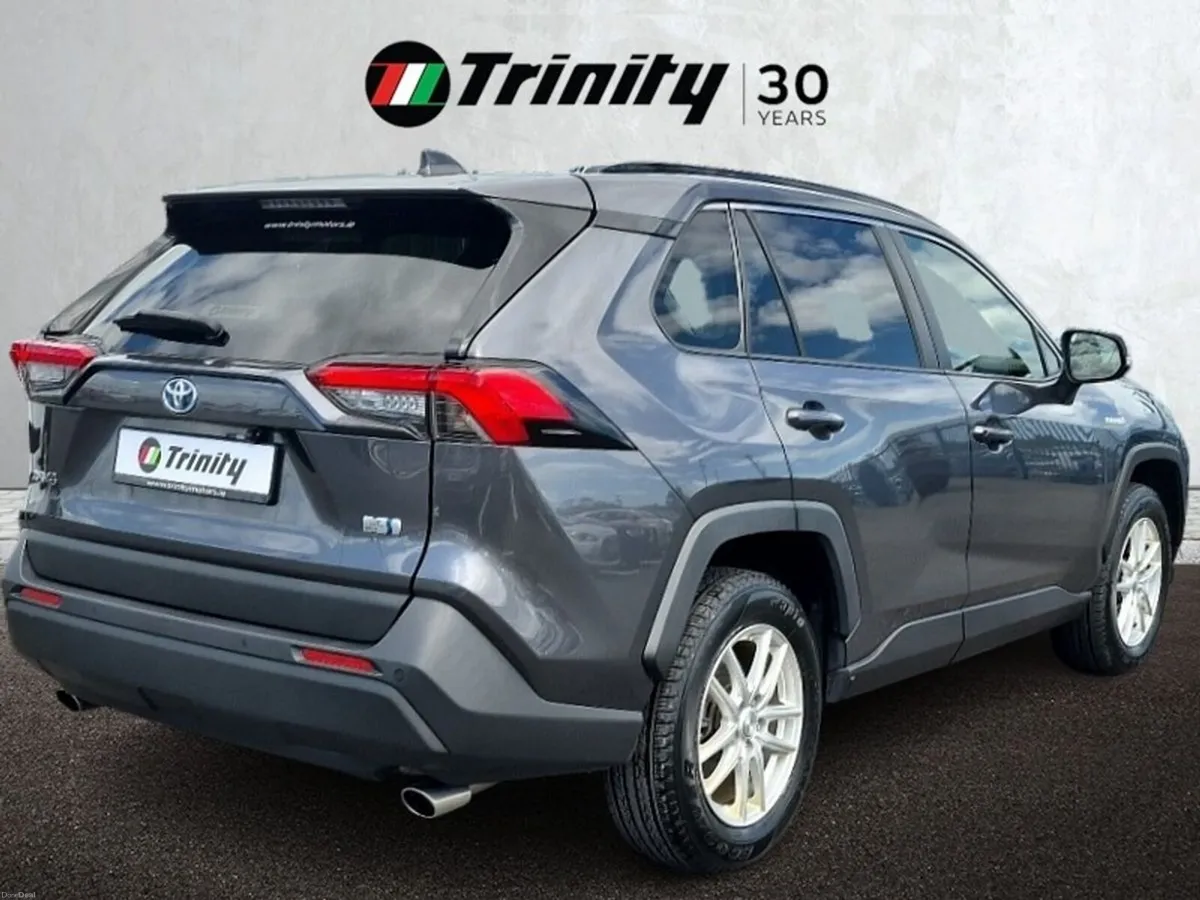 Toyota RAV4 ** HYBRID  ** AUTO ** TRINITY MOTORS * - Image 3