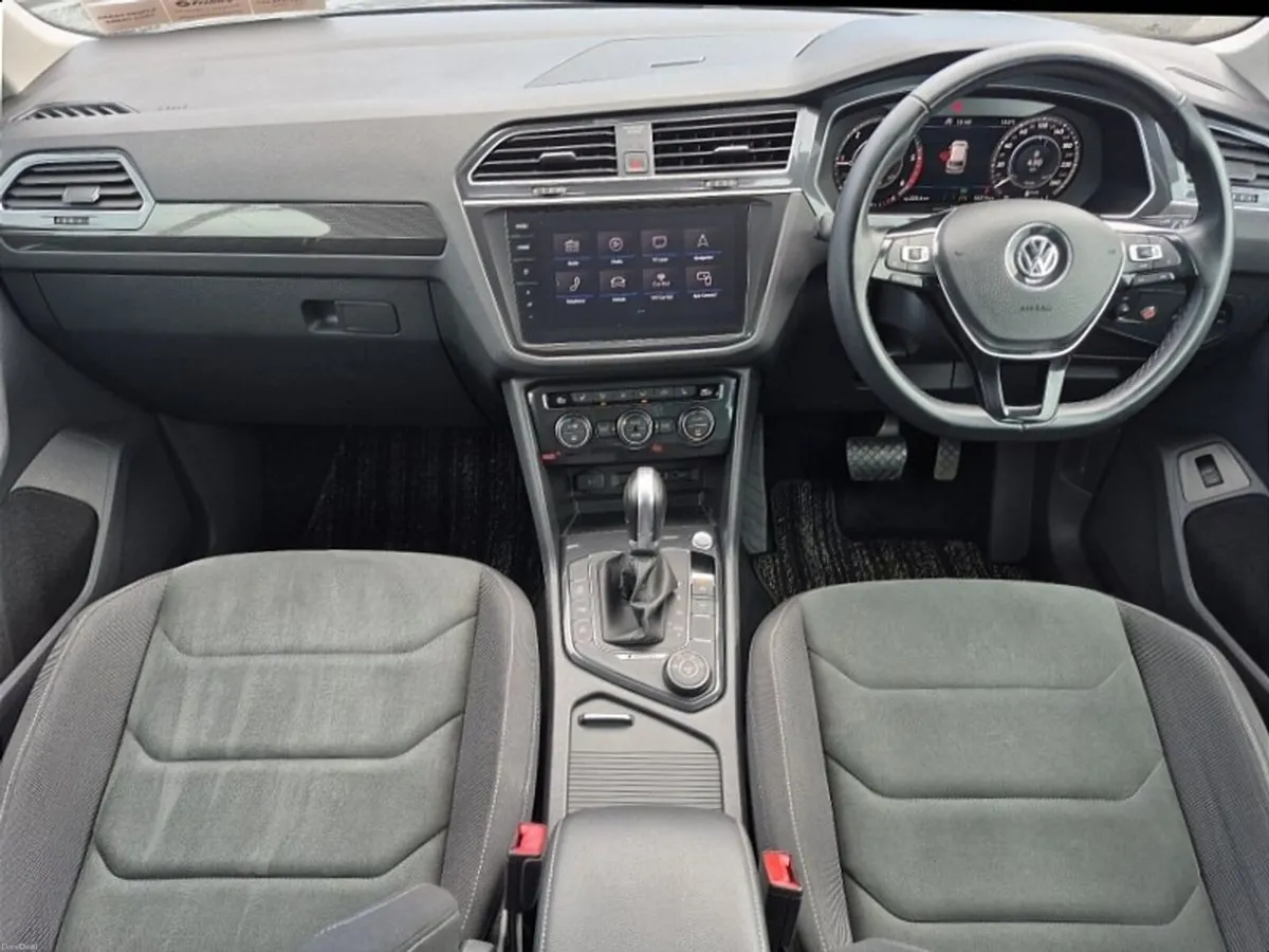 Volkswagen Tiguan ** 4 MOTION ** HIGHLINE ** AUTO - Image 2