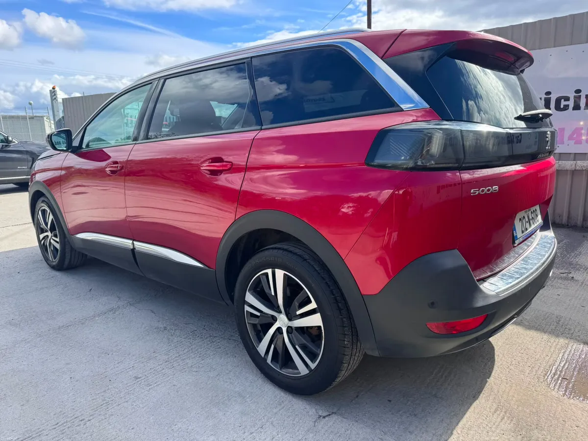 212 Peugeot 5008 1.5HDi 130bhp Allure Auto - Image 3