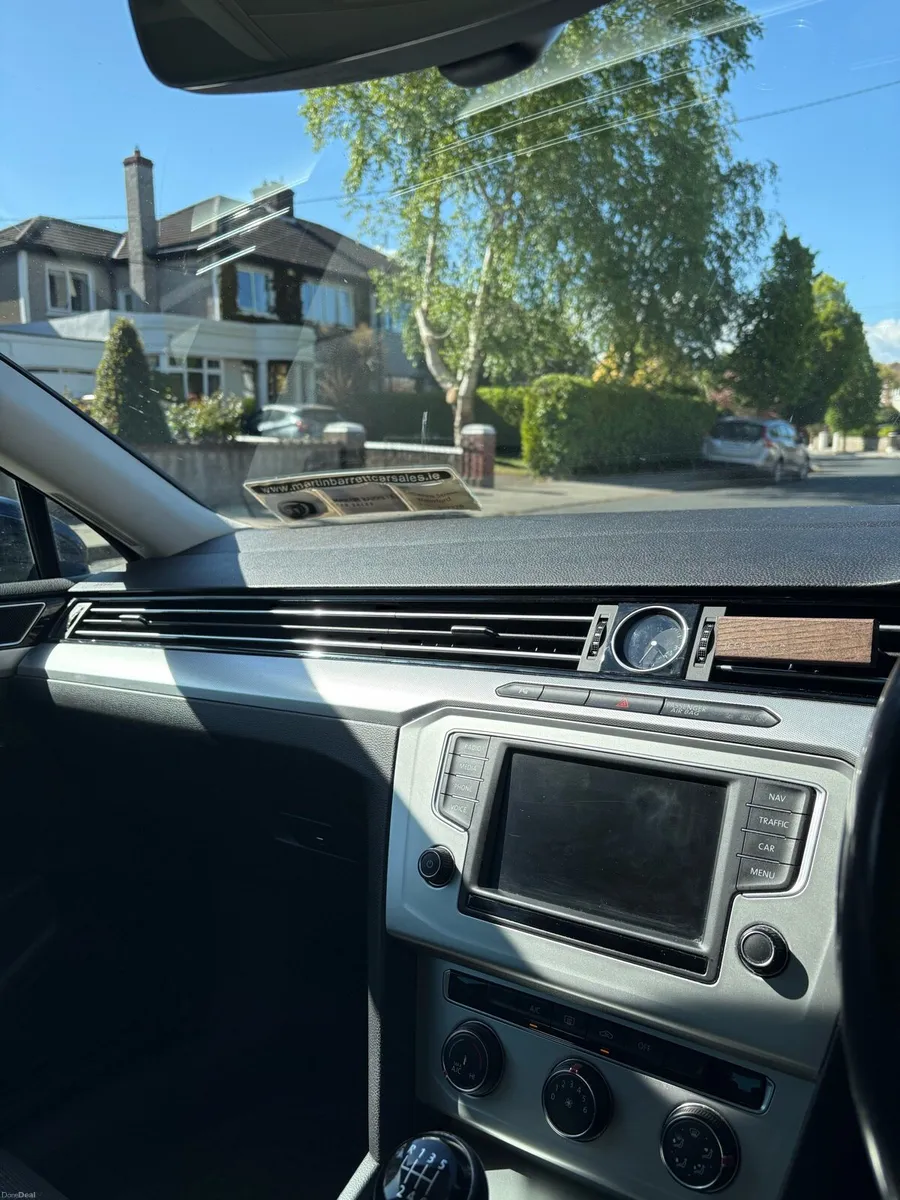 Volkswagen Passat - Image 5