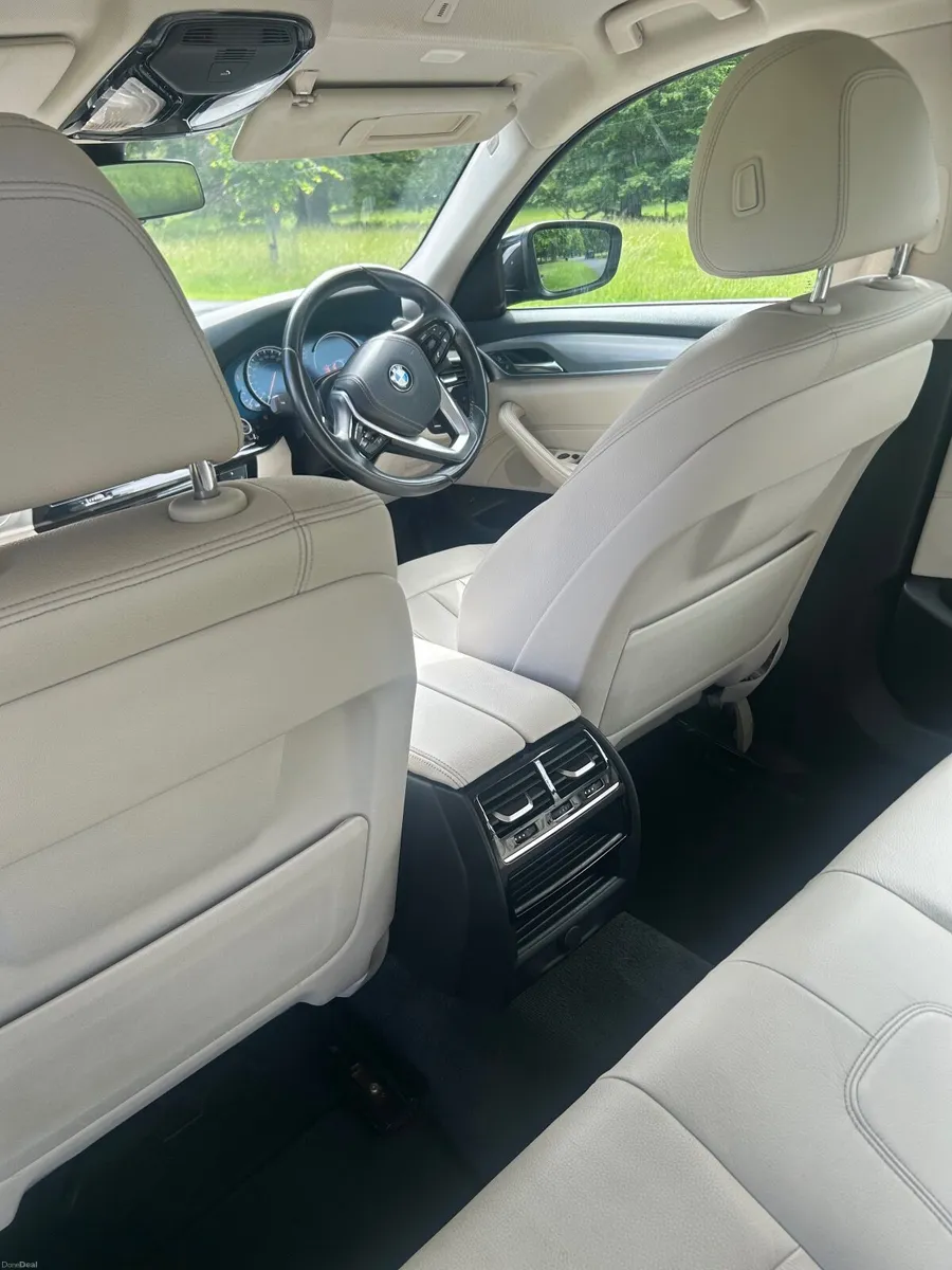 BMW 5-Series 2017 - Image 4