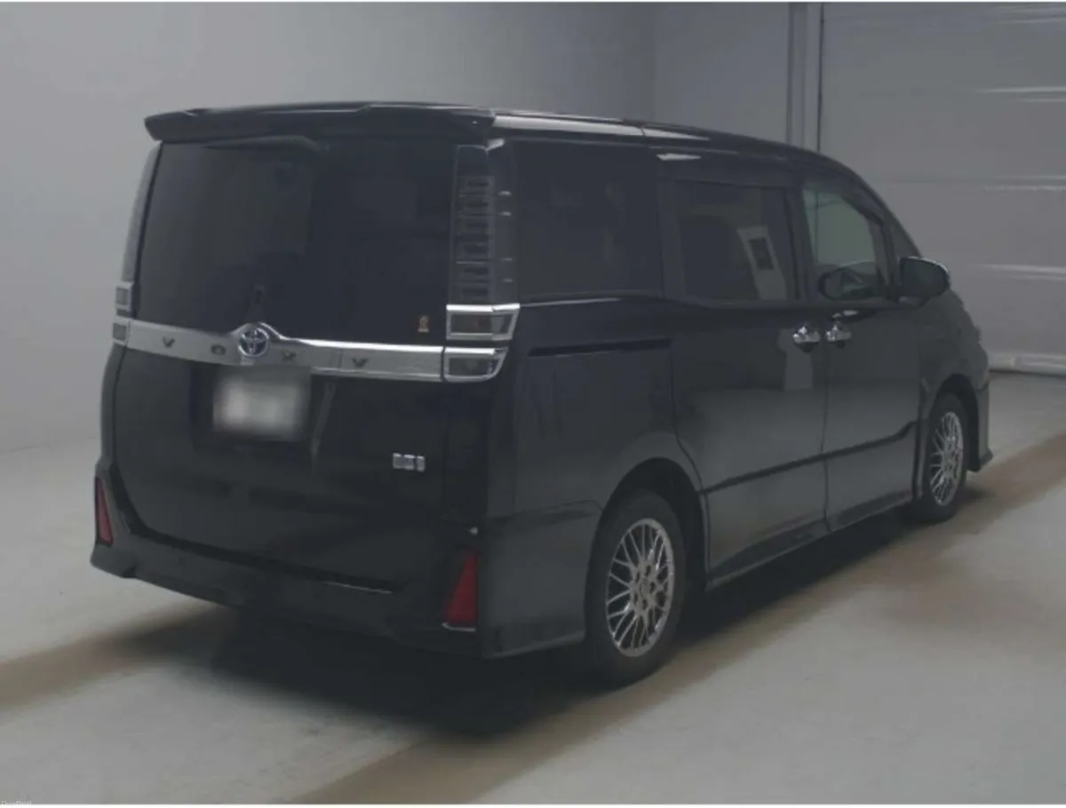 2021 Toyota Voxy 1.8 ATUO HV ZS KIRAMEKI TOP SPEC - Image 4