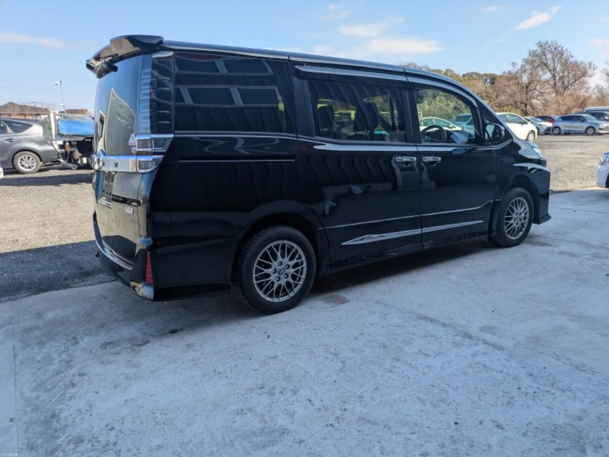 2021 Toyota Voxy 1.8 ATUO HV ZS KIRAMEKI TOP SPEC - Image 4
