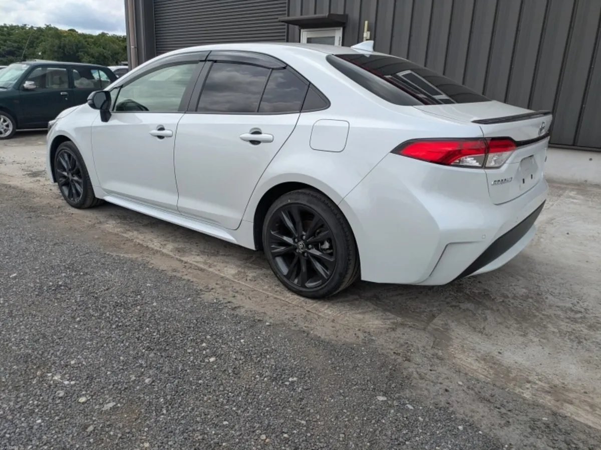 2023  TOYOTA COROLLA HYBRID TOP OF THE RANGE - Image 4