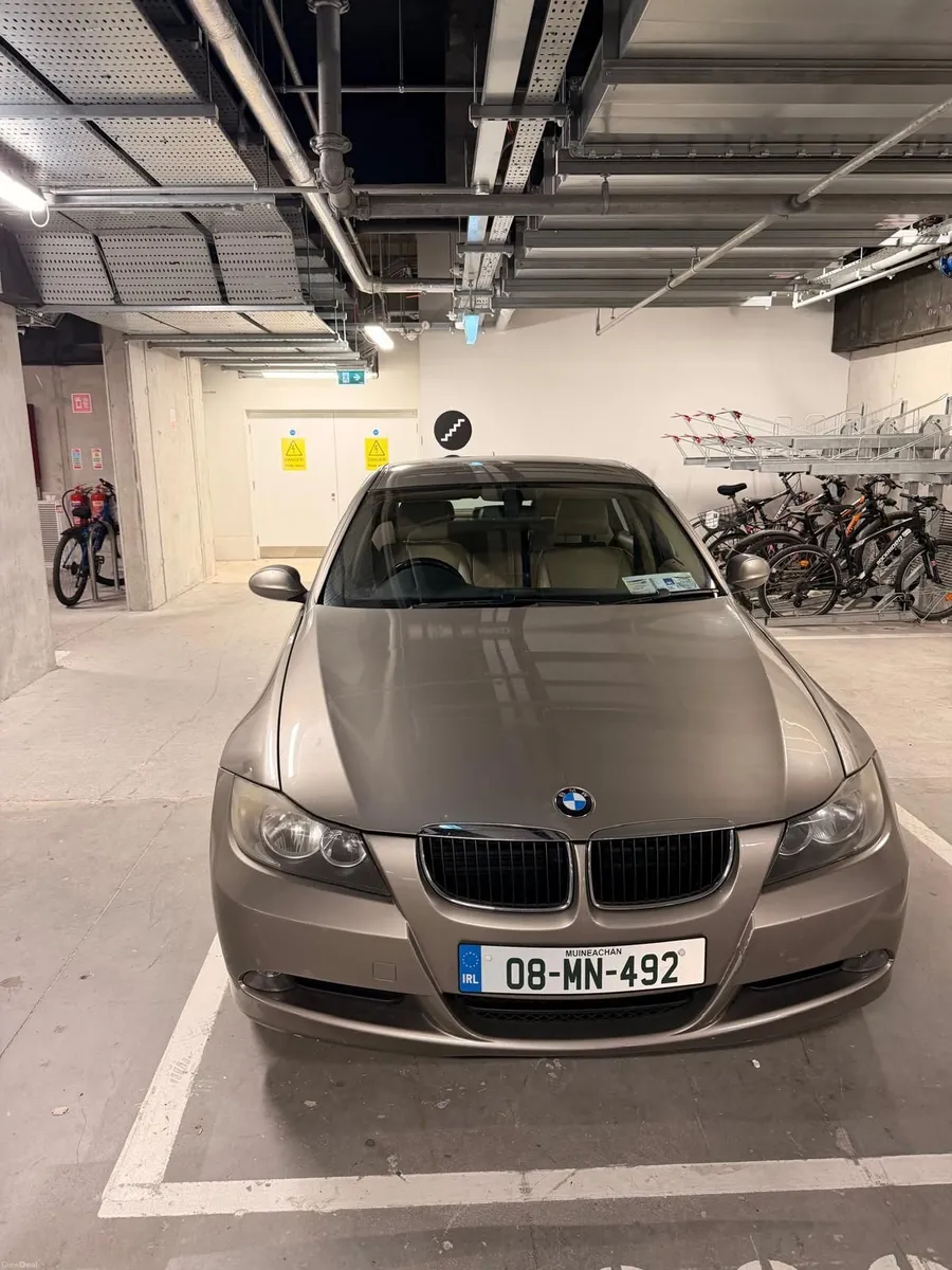 BMW 318 2008 - Image 2