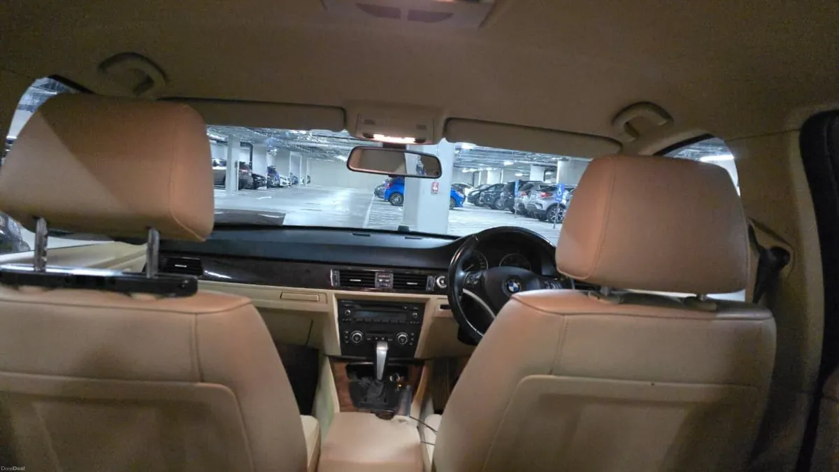 BMW 318 2008 - Image 3