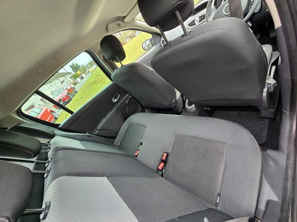Black 2011 Renault Clio 1.2 16V Dynamique - Image 2