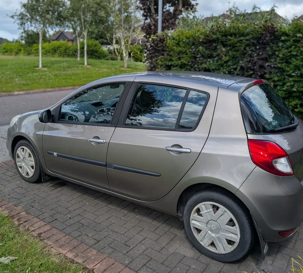 Renault Clio 2010 - Image 2