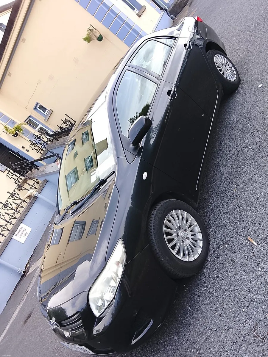 Toyota Corolla - Image 3