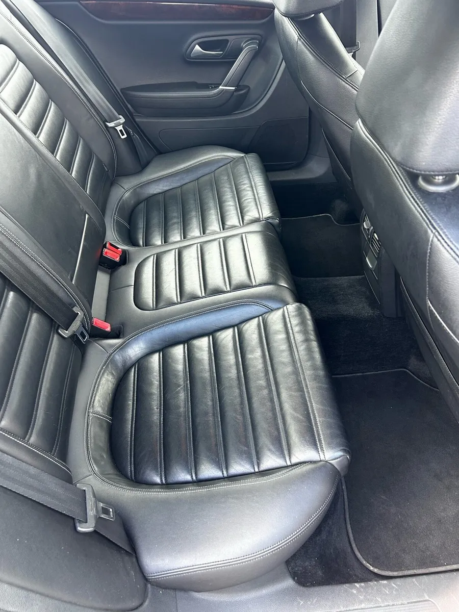 Volkswagen Passat CC - Image 5
