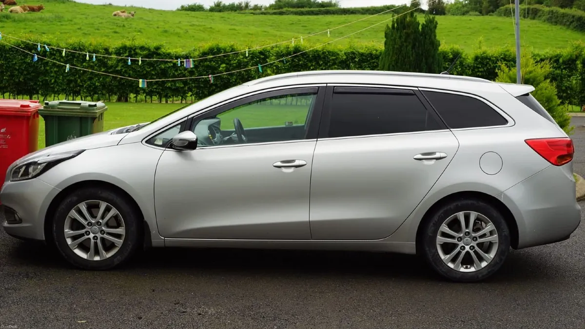 Kia Ceed 2015 - Image 2
