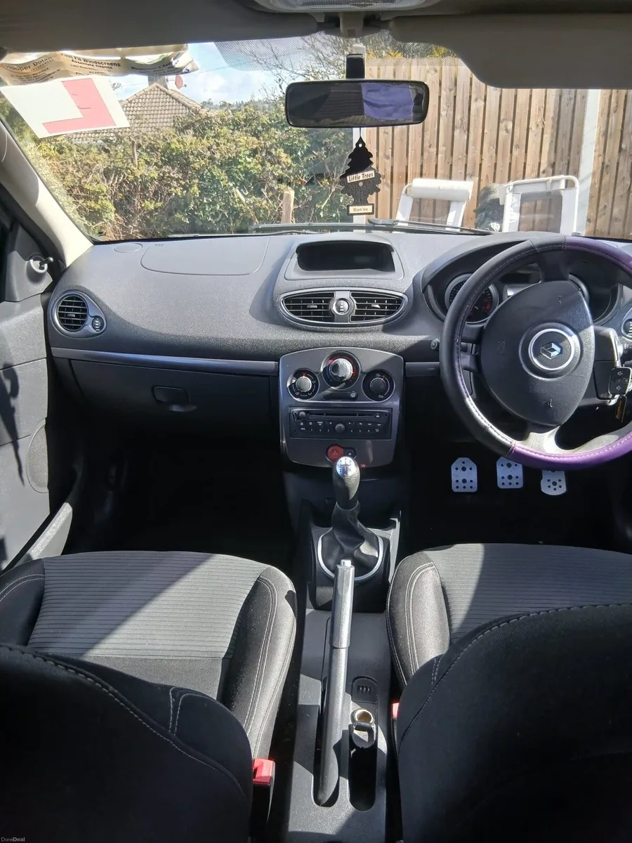 132 Renault Clio - Image 4