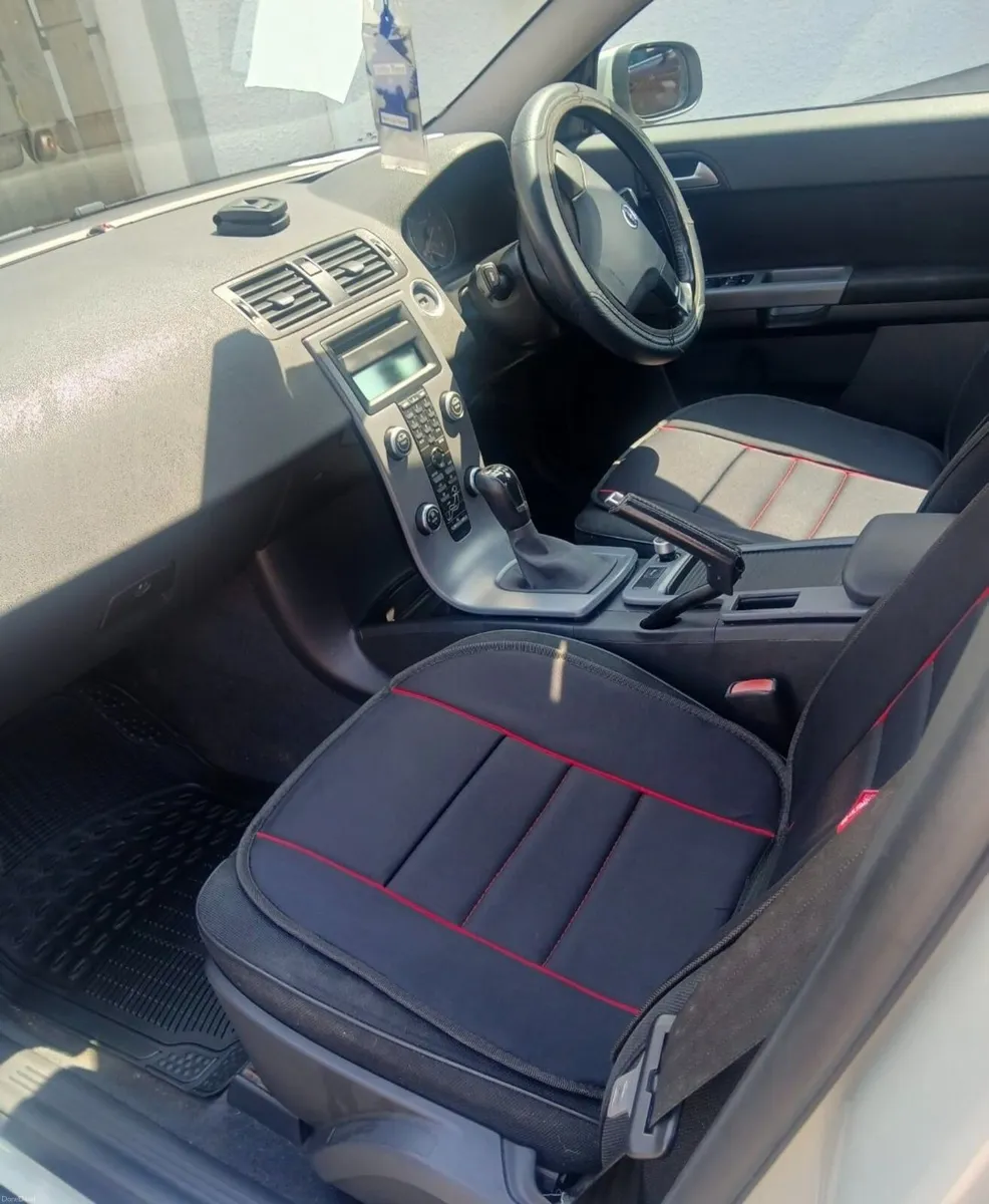 Volvo S40 2011 - Image 3
