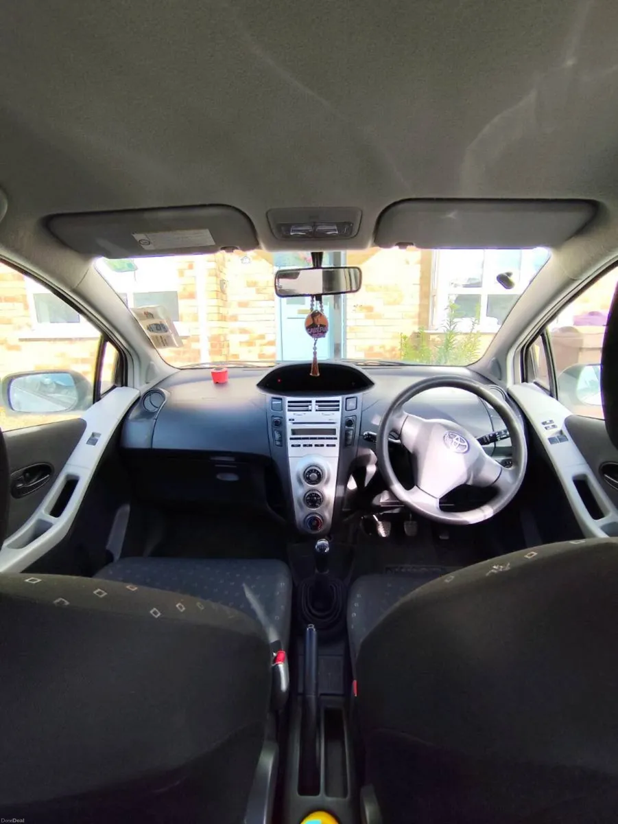 Toyota Yaris 2008 - Image 2