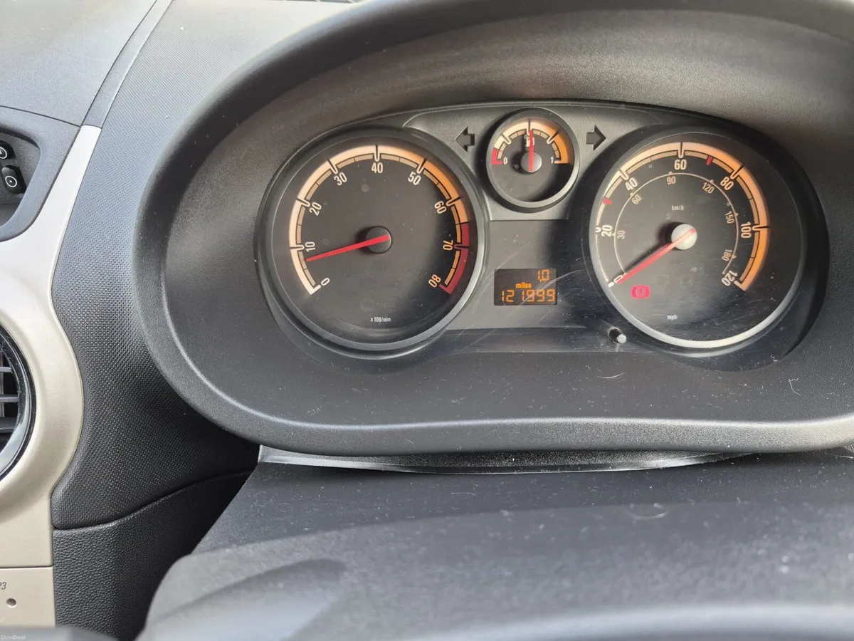 Car - Image 2