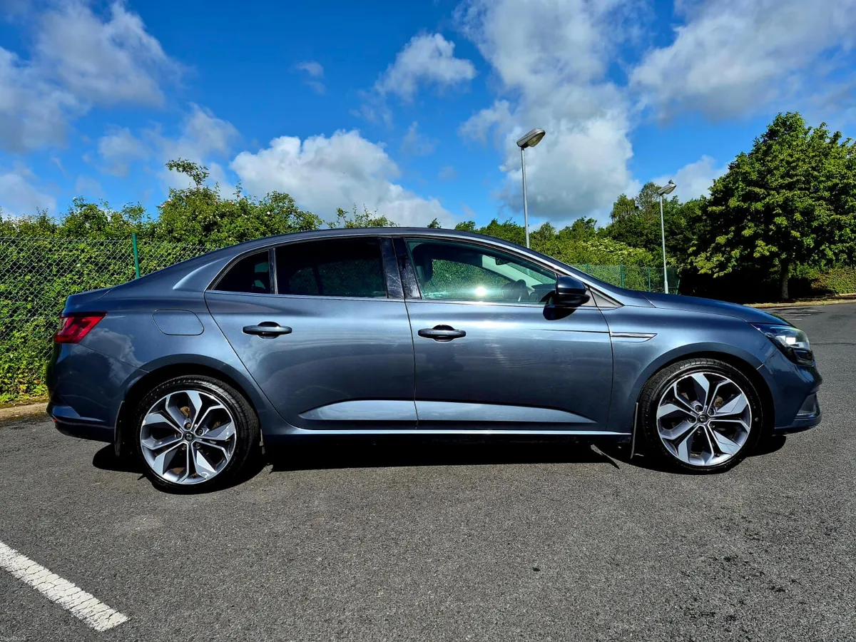 2017 RENAULT MEGANE 1.5D SIGNATURE NAV HUGE SPEC - Image 2